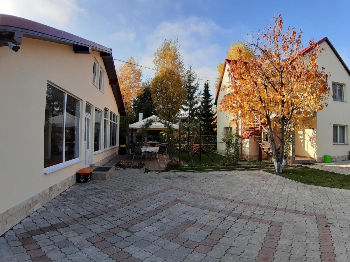 Steaua Nordului Hotell Târgu Neamț Exteriör bild