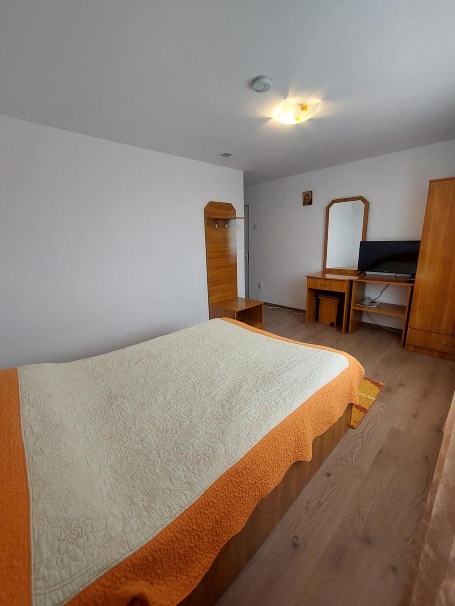 Steaua Nordului Hotell Târgu Neamț Exteriör bild
