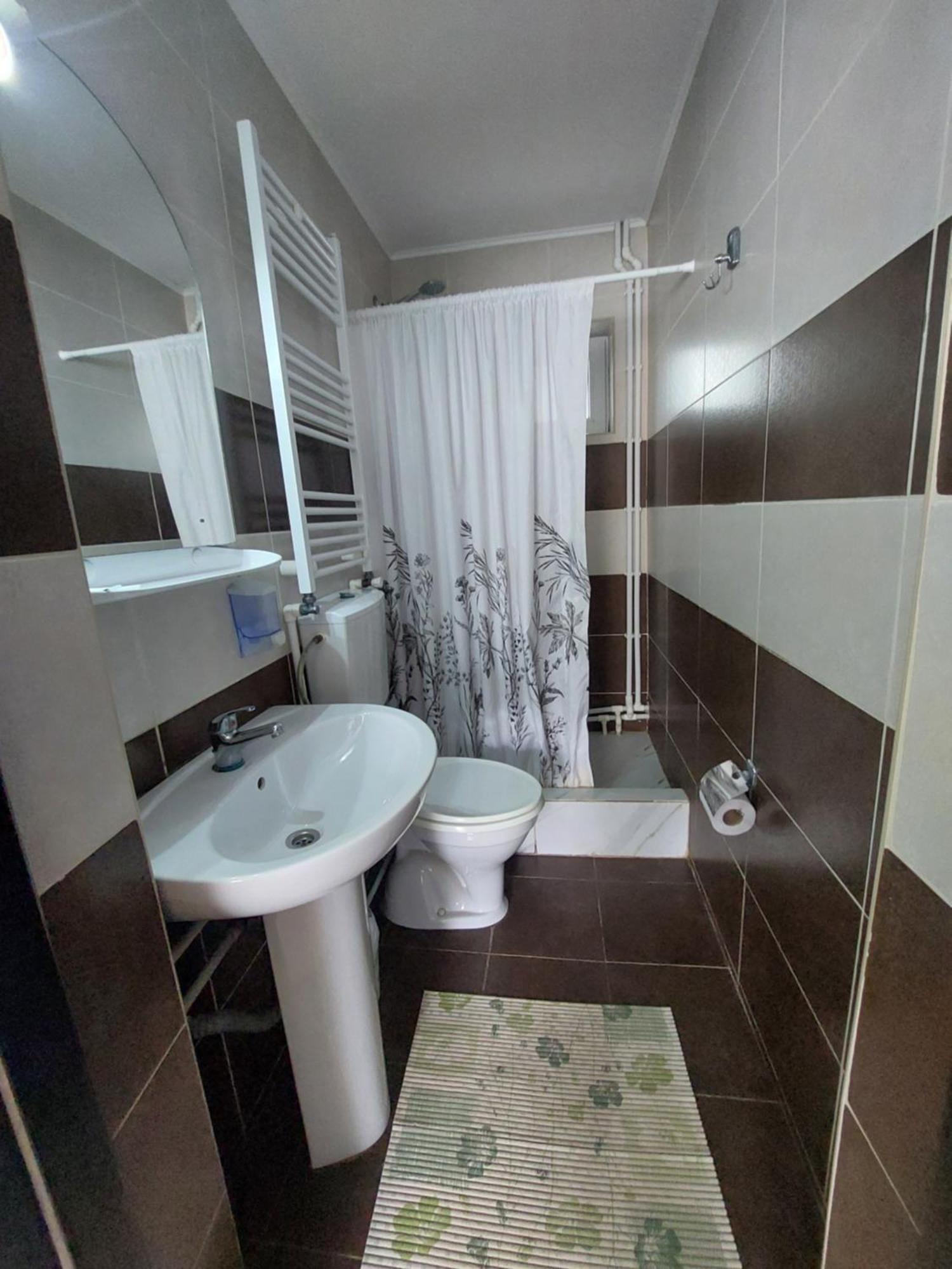 Steaua Nordului Hotell Târgu Neamț Exteriör bild