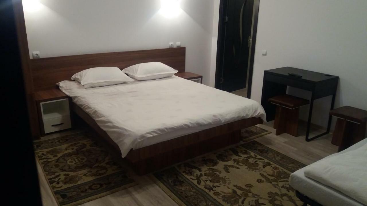 Steaua Nordului Hotell Târgu Neamț Exteriör bild
